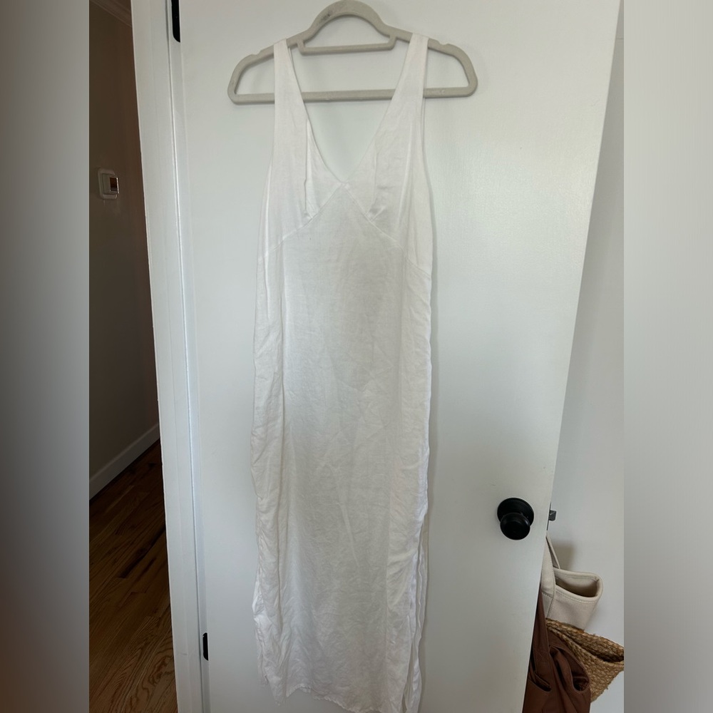 DISSH Linen V-Neck Midi Dress